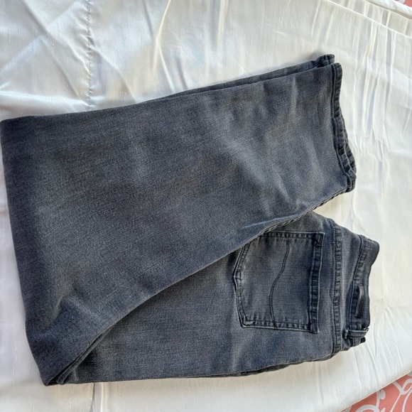 LEE women jean pants relaxed fit size 10 medium. Gently used excellent condition - Picture 6 of 7